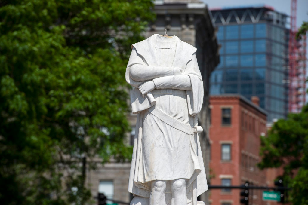 statues