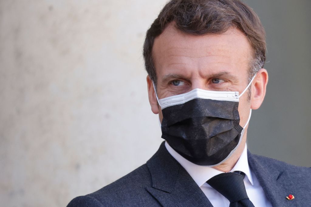 macron lockdown
