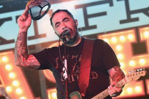 aaron lewis